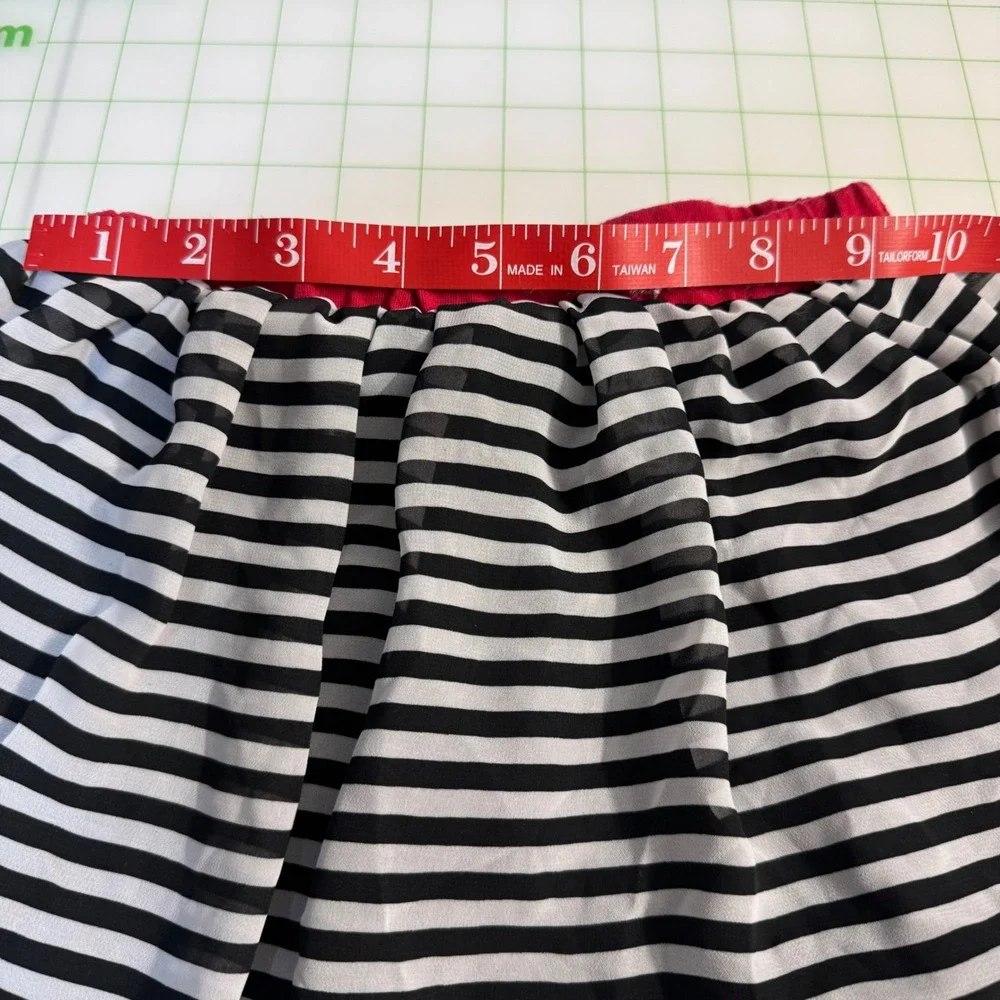 Disney 2016 black/white stripe skort girls size 3T